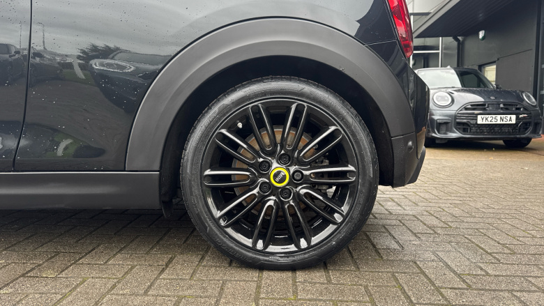 MINI Hatchback 135kW Cooper S Level 2 33kWh 3dr Auto Electric Hatchback